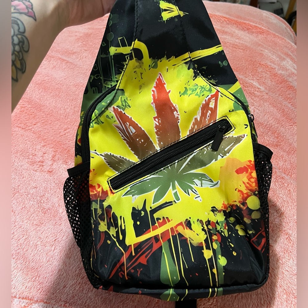 Large Hemp Leaf Sling Bag 🔥NWOT💨